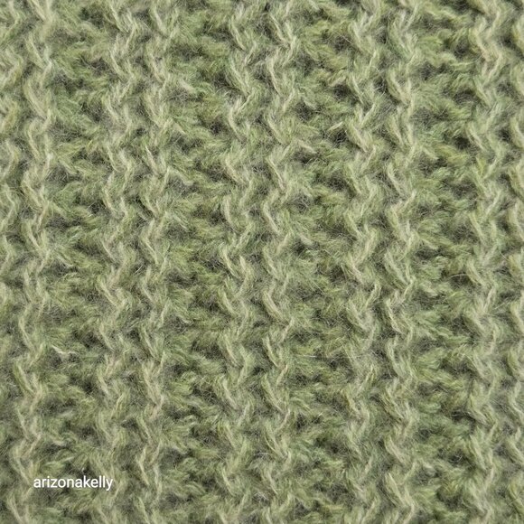 Castlerig Cashmere Green Knit Scarf *TINY REPAIRED HOLE* - Picture 11 of 12